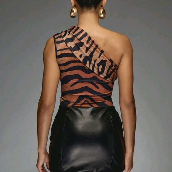 Zebra Print Asymmetric One Shoulder Top - Picture 2 of 4